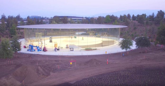 Steve Jobs Theater - agosto 2017 Steve Jobs Theater - agosto 2017