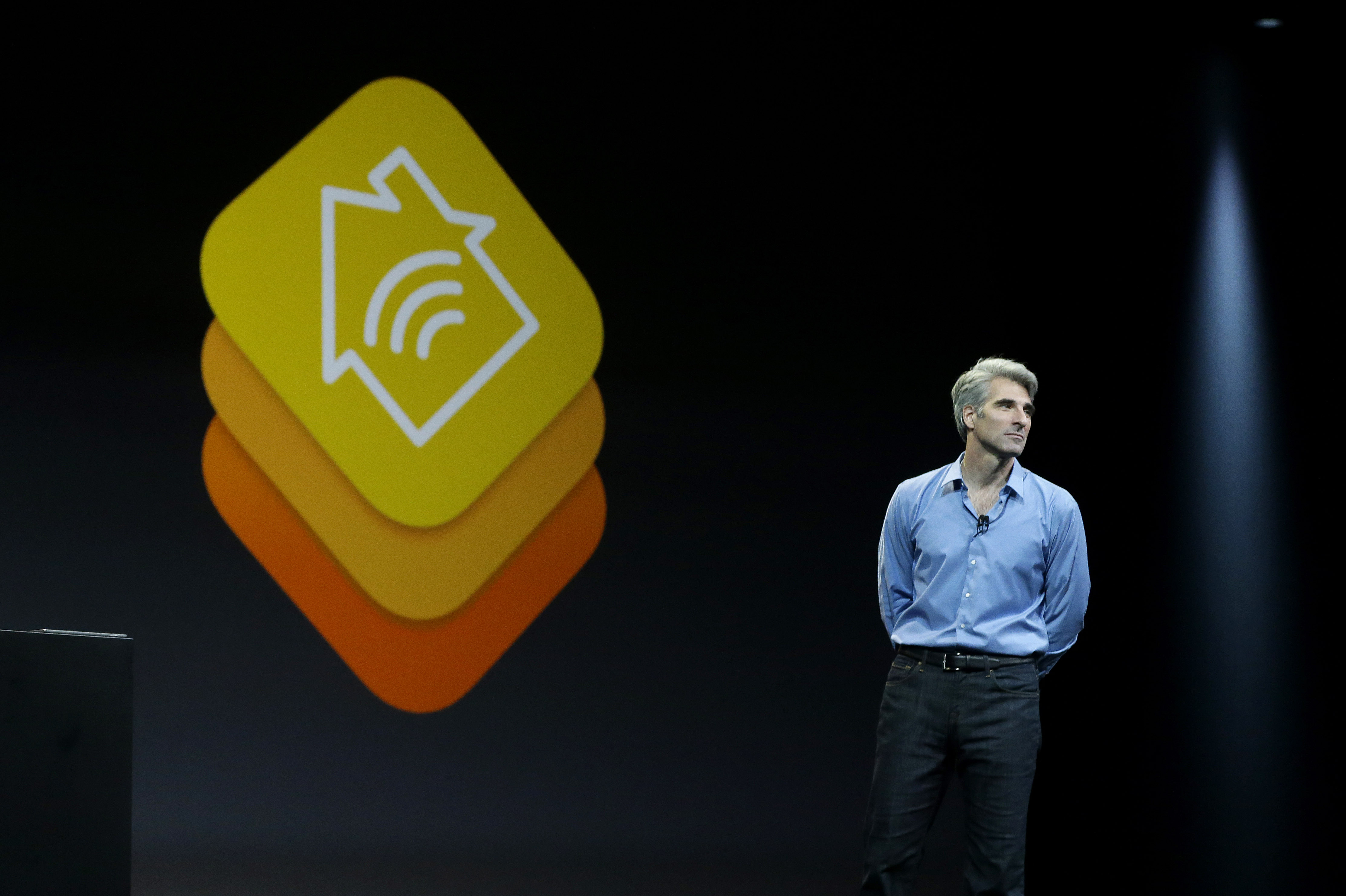 Craig Federighi nuevo responsable de Siri