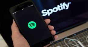 Spotify denuncia a Apple