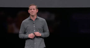 Peter Stern - VP servicios de Apple