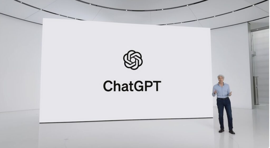 Craig Federighi presentando Apple Intelligence con ChatGPT