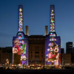 Wallace y Gromit llevan la alegría navideña a la central eléctrica de Battersea en Londres