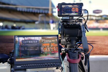 iPhone 17 Pro en el partido entre Tigres y los Red Sox en Fenway Park